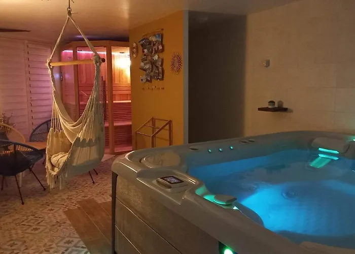 Les Pieds Dans L'eau... Au Chaud !!! Hébergement de vacances *